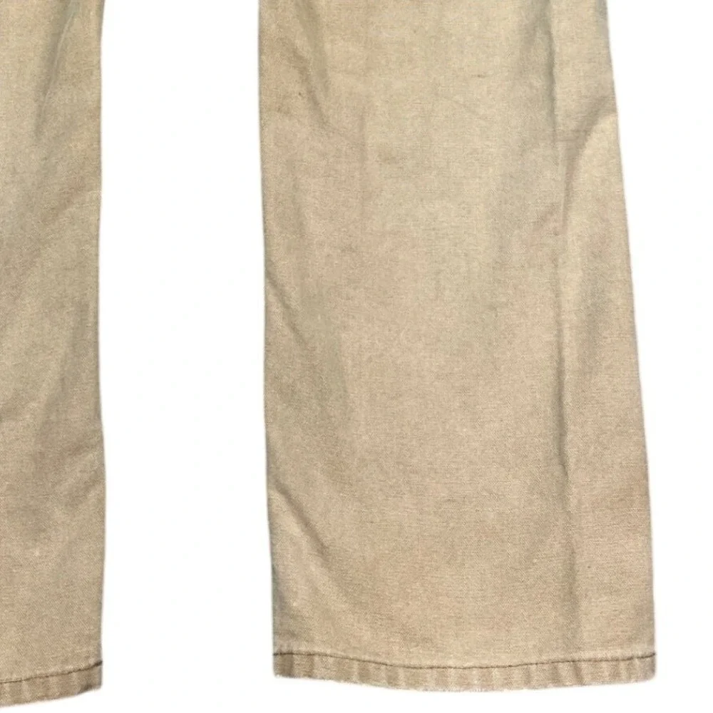 Carhartt there visible